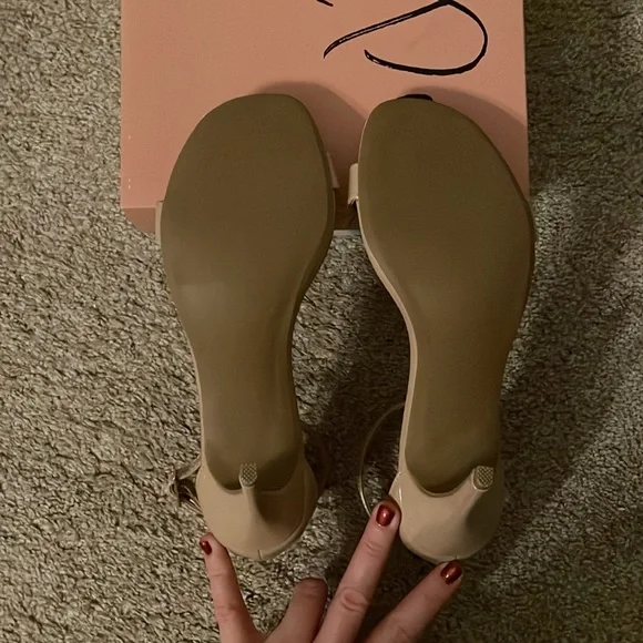 Wild Pair brand new heels - Picture 2 of 2